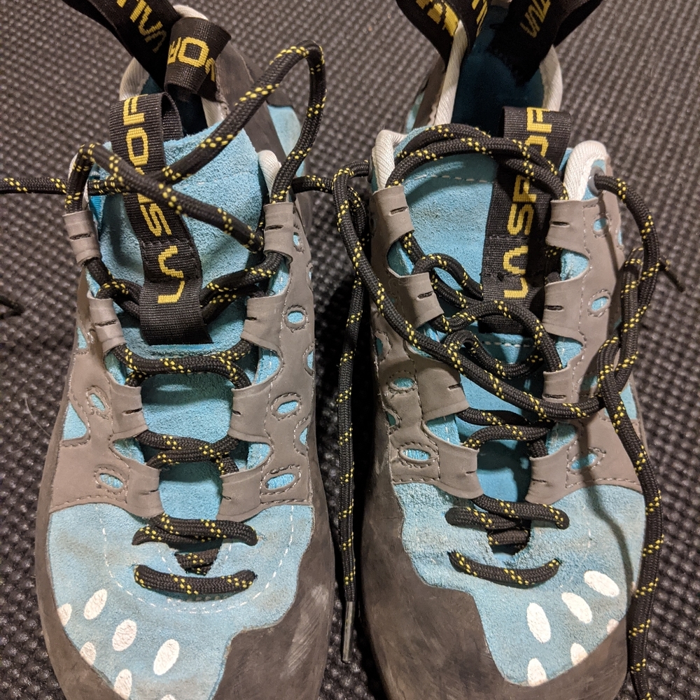 La Sportiva Tarantulace climbing shoes